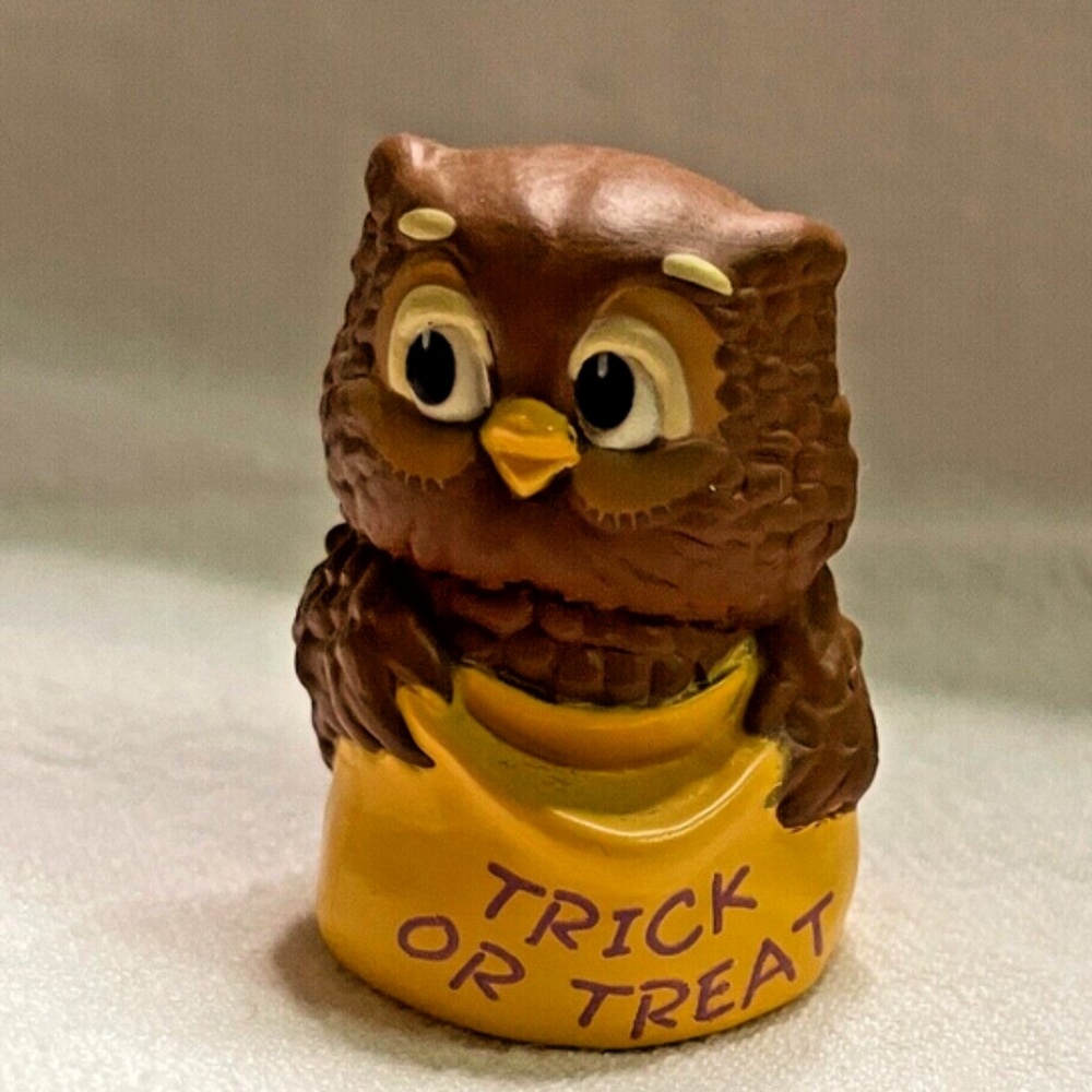 Vintage Hallmark Halloween Own Miniture Figurine 1"